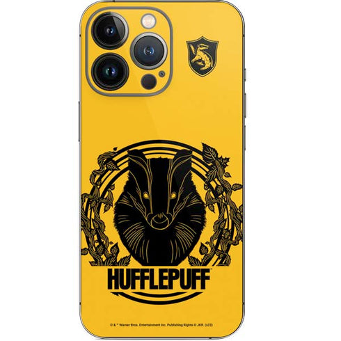 Wizarding Worlds Harry Potter Hufflepuff Illustration iPhone 14 Pro Skin